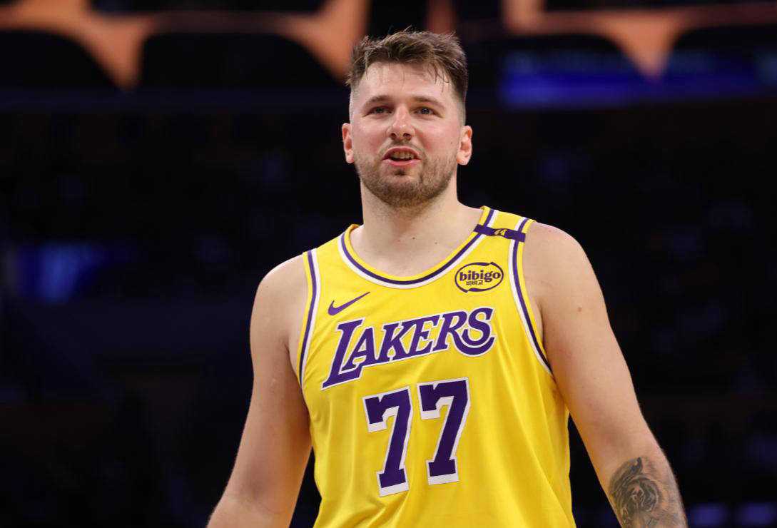 爱游戏中国-东契奇连续十五场比赛得分超过战术调整，DWG不断突破！比赛高潮迭起-爱游戏中国